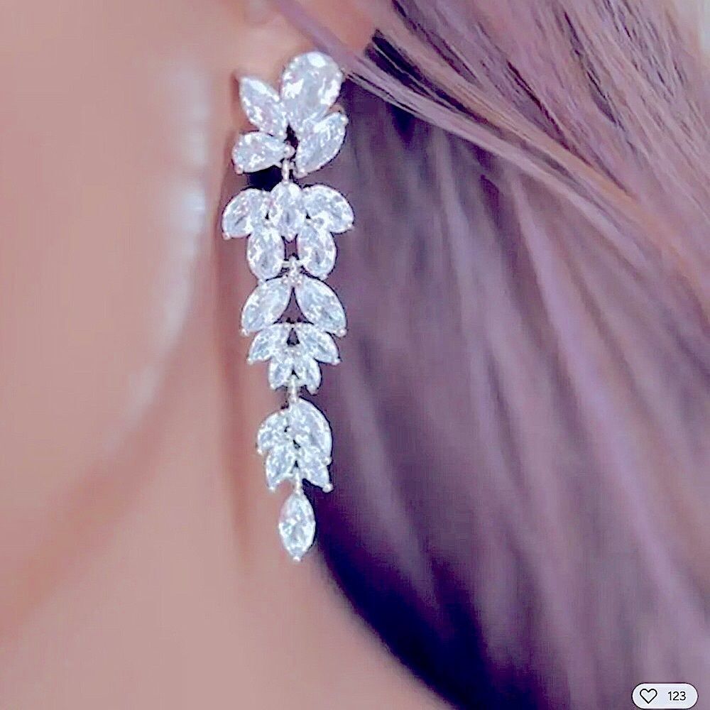 Elegant Silver Swarovski Crystal Drop Earrings - Picture 3 of 4